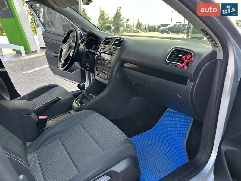 Универсал Volkswagen Golf 2010 в Хмельницком