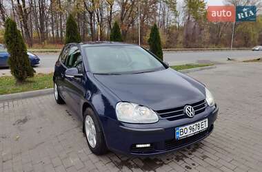 Хэтчбек Volkswagen Golf 2004 в Тернополе