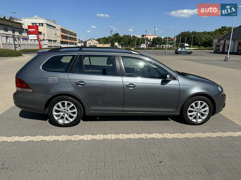 Универсал Volkswagen Golf 2012 в Киеве