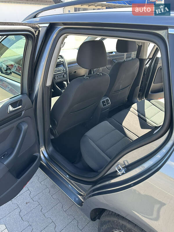 Универсал Volkswagen Golf 2012 в Киеве