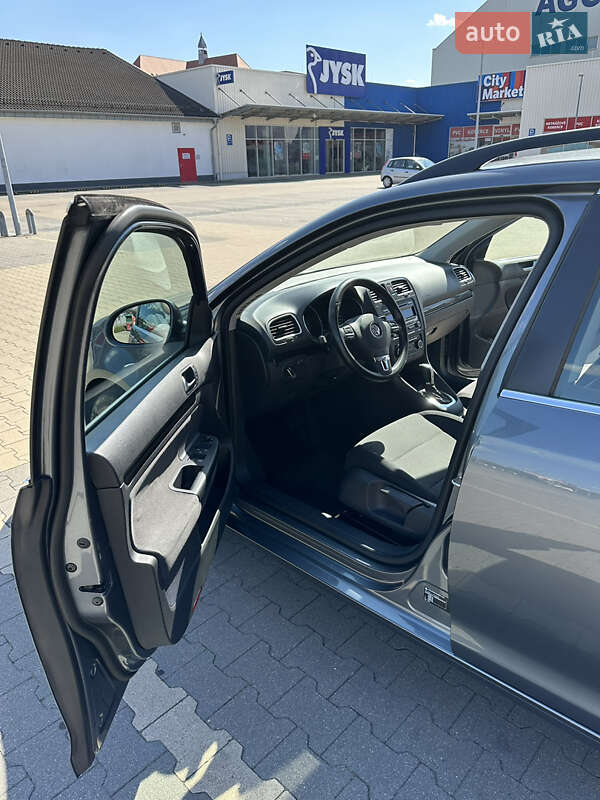 Универсал Volkswagen Golf 2012 в Киеве