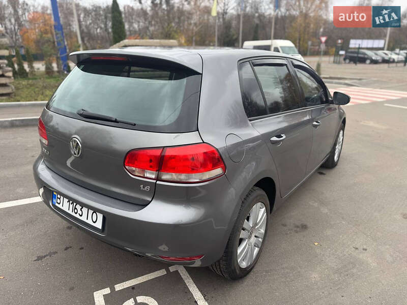 Хэтчбек Volkswagen Golf 2008 в Лубнах