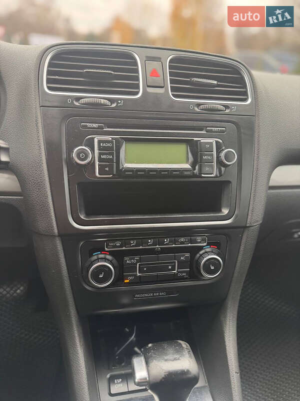 Хэтчбек Volkswagen Golf 2008 в Лубнах