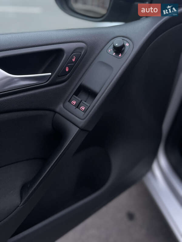 Хэтчбек Volkswagen Golf 2009 в Умани фото 37 Хэтчбек Volkswagen Golf 2009 в Умани