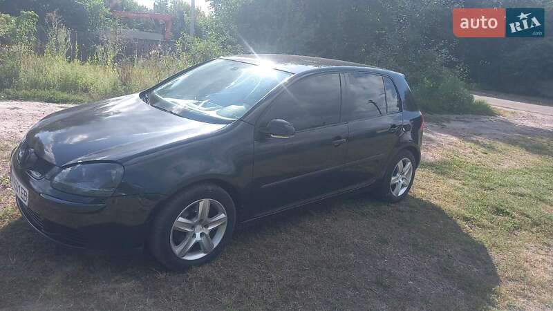 Хэтчбек Volkswagen Golf 2004 в Конотопе