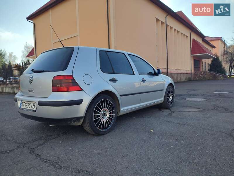 Хэтчбек Volkswagen Golf 2000 в Долине