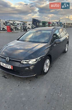 Универсал Volkswagen Golf 2022 в Черновцах