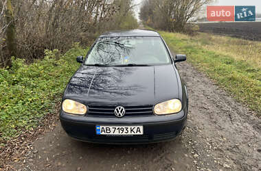 Хетчбек Volkswagen Golf 2001 в Козятині
