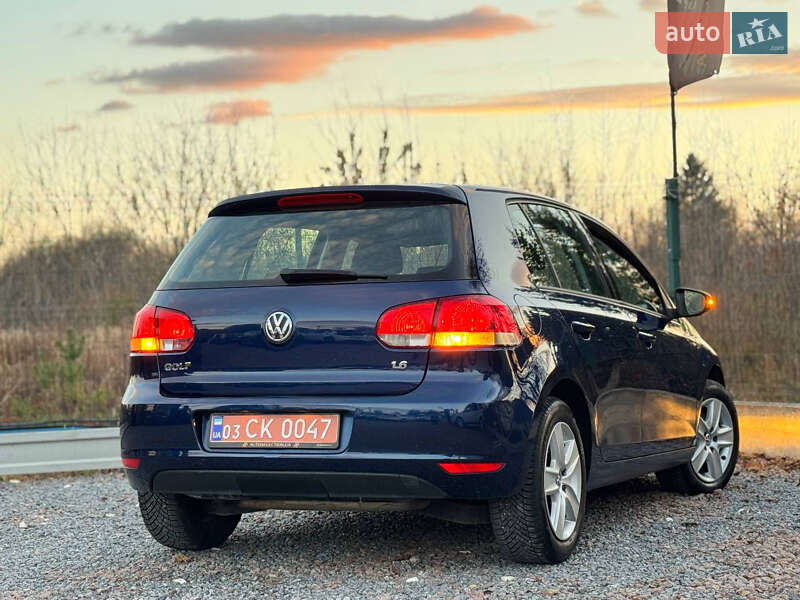 Хэтчбек Volkswagen Golf 2010 в Дрогобыче