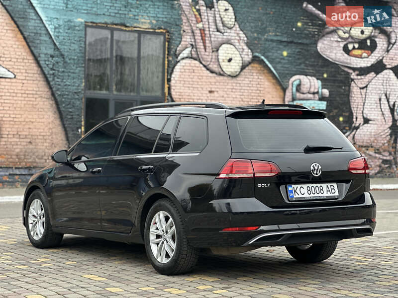 Універсал Volkswagen Golf 2017 в Луцьку