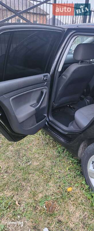 Хэтчбек Volkswagen Golf 2004 в Конотопе