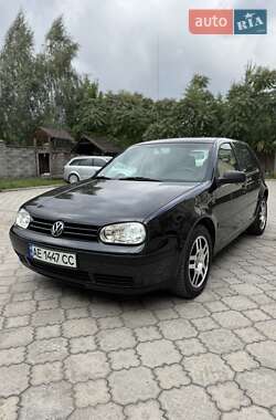 Хетчбек Volkswagen Golf 2002 в Рівному