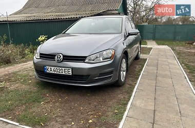 Хетчбек Volkswagen Golf 2015 в Києві