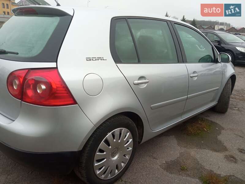 Хетчбек Volkswagen Golf 2006 в Вінниці