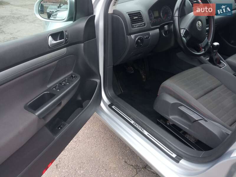 Хетчбек Volkswagen Golf 2006 в Вінниці