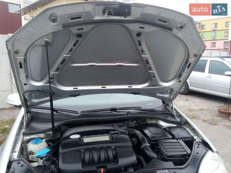 Хетчбек Volkswagen Golf 2006 в Вінниці