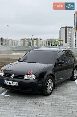 Хэтчбек Volkswagen Golf 2001 в Виннице