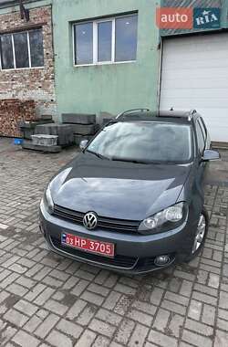 Універсал Volkswagen Golf 2010 в Сумах