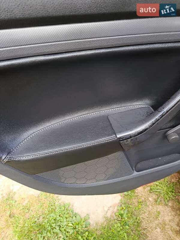 Хэтчбек Volkswagen Golf 2005 в Ивано-Франковске