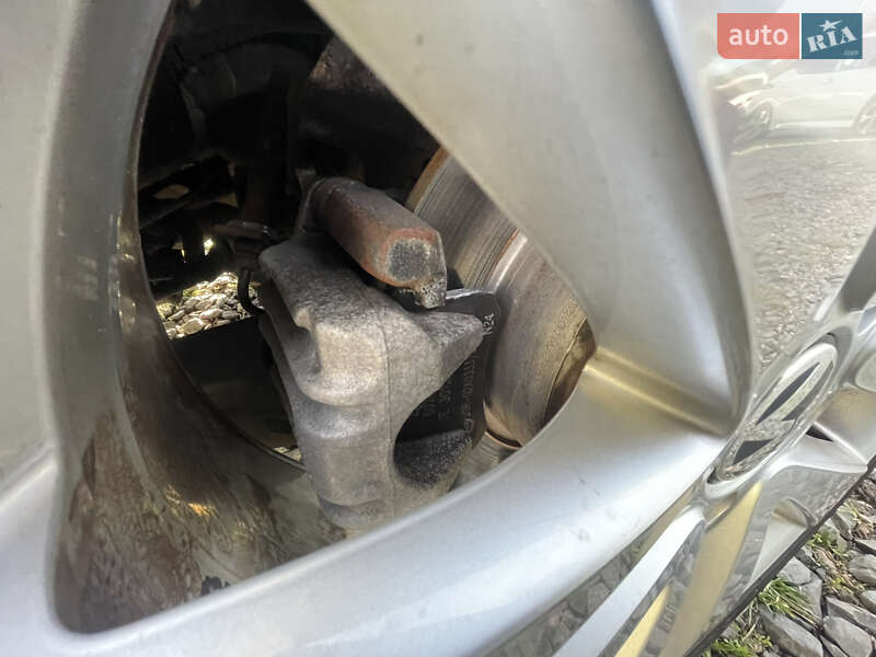 Хэтчбек Volkswagen Golf 2008 в Луцке