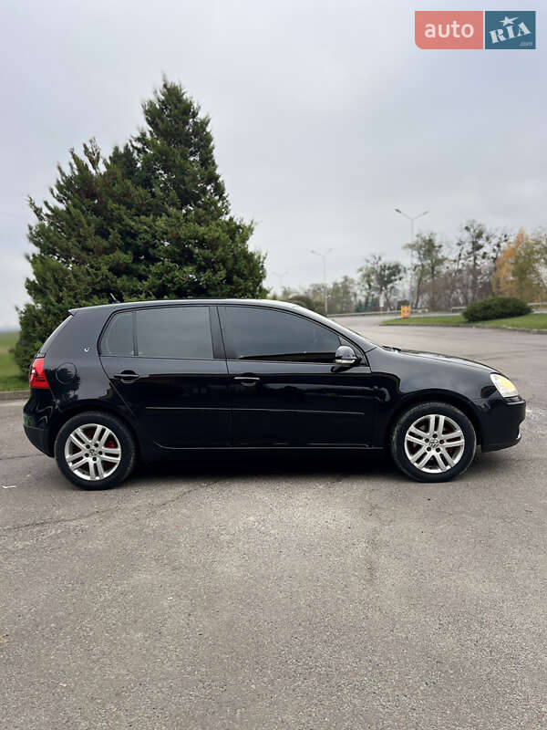 Хэтчбек Volkswagen Golf 2007 в Ровно