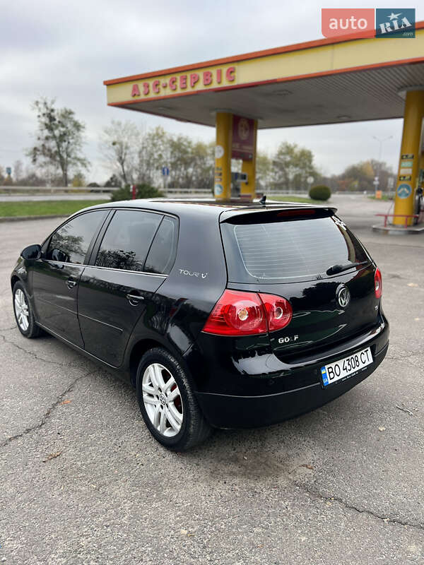 Хэтчбек Volkswagen Golf 2007 в Ровно