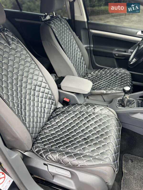 Хэтчбек Volkswagen Golf 2007 в Ровно