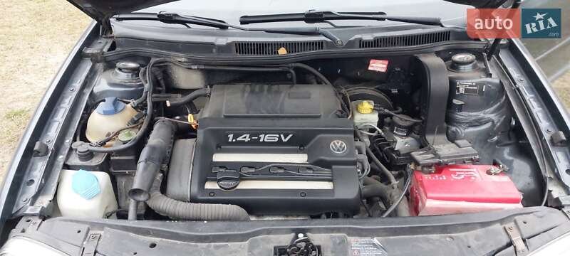 Хетчбек Volkswagen Golf 1999 в Рівному