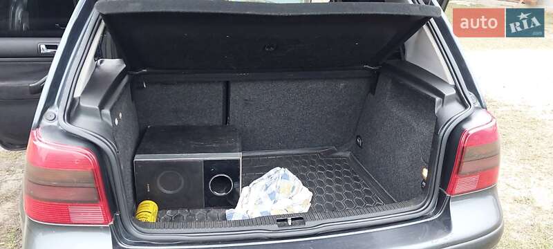 Хетчбек Volkswagen Golf 1999 в Рівному