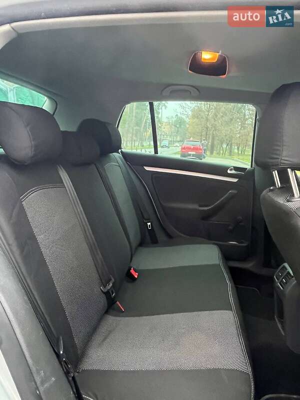 Хэтчбек Volkswagen Golf 2008 в Черкассах