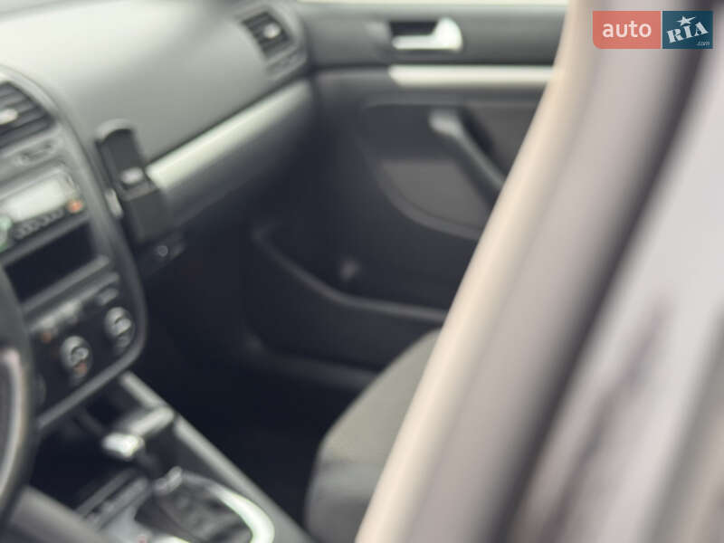 Універсал Volkswagen Golf 2008 в Запоріжжі фото 40 Універсал Volkswagen Golf 2008 в Запоріжжі