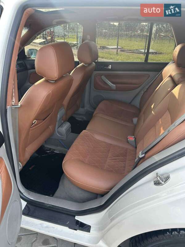 Хэтчбек Volkswagen Golf 1998 в Локачах