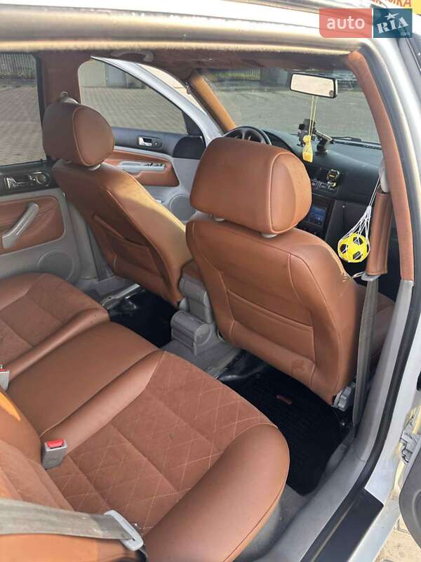 Хэтчбек Volkswagen Golf 1998 в Локачах