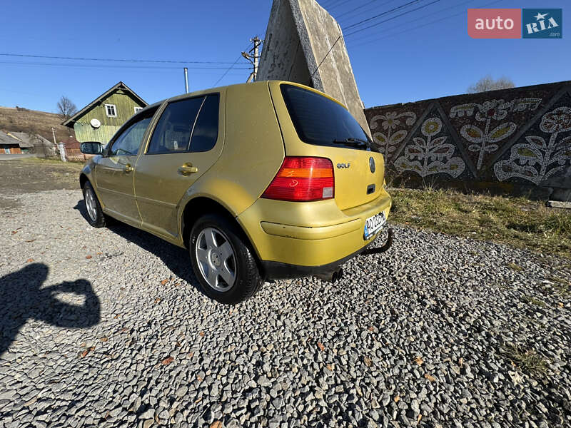 Хэтчбек Volkswagen Golf 1998 в Стрые