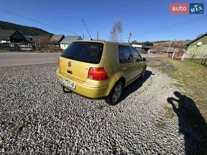 Хэтчбек Volkswagen Golf 1998 в Стрые
