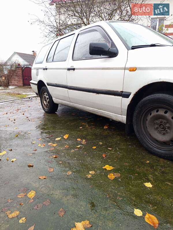 Универсал Volkswagen Golf 1998 в Нетешине