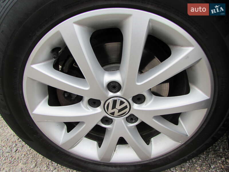 Универсал Volkswagen Golf 2012 в Кропивницком