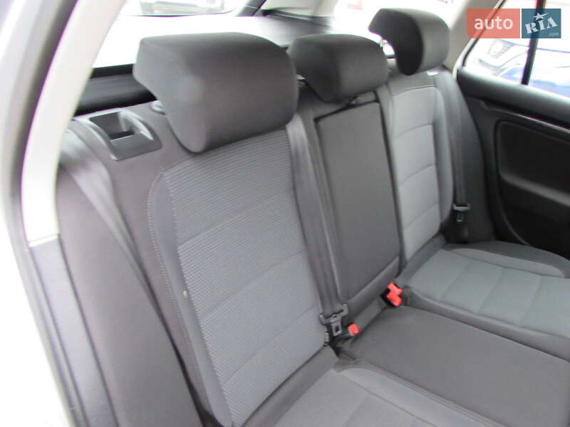 Универсал Volkswagen Golf 2012 в Кропивницком