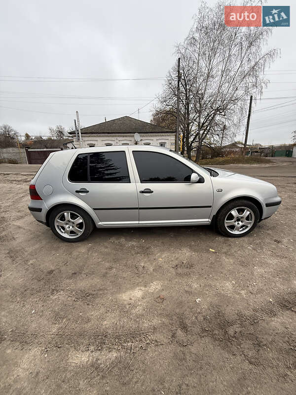Хэтчбек Volkswagen Golf 2000 в Богодухове