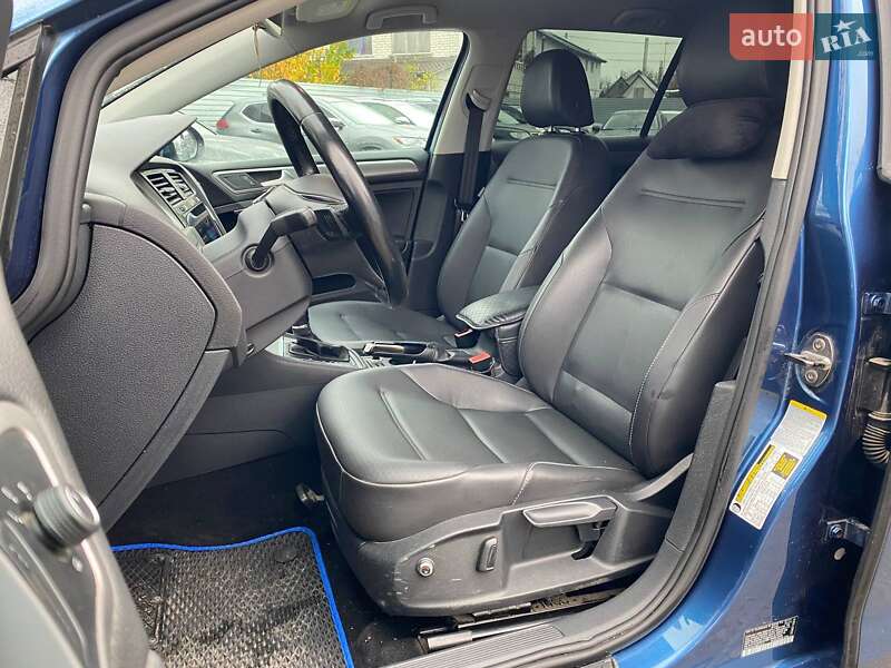 Универсал Volkswagen Golf 2015 в Киеве