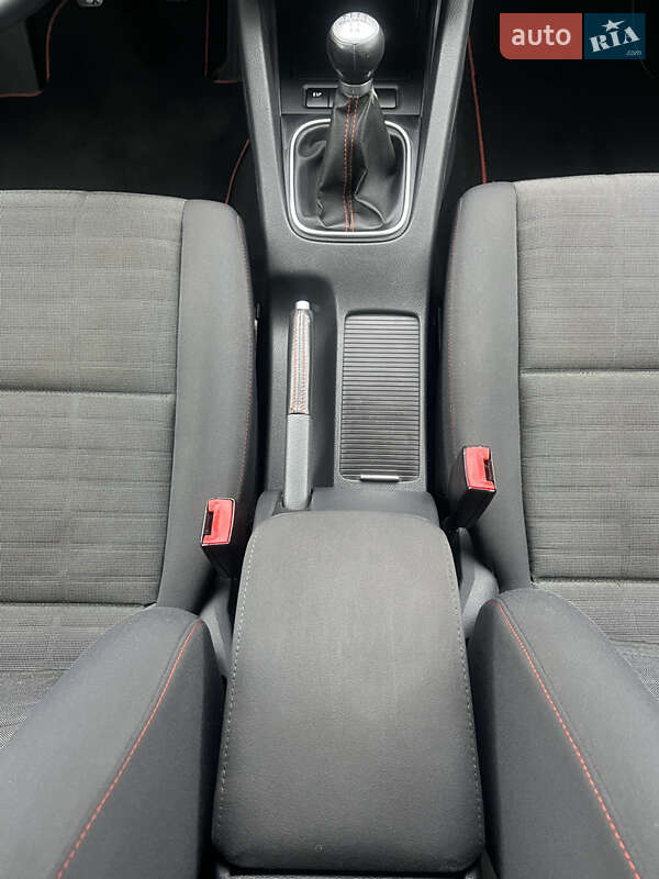 Хетчбек Volkswagen Golf 2007 в Черкасах