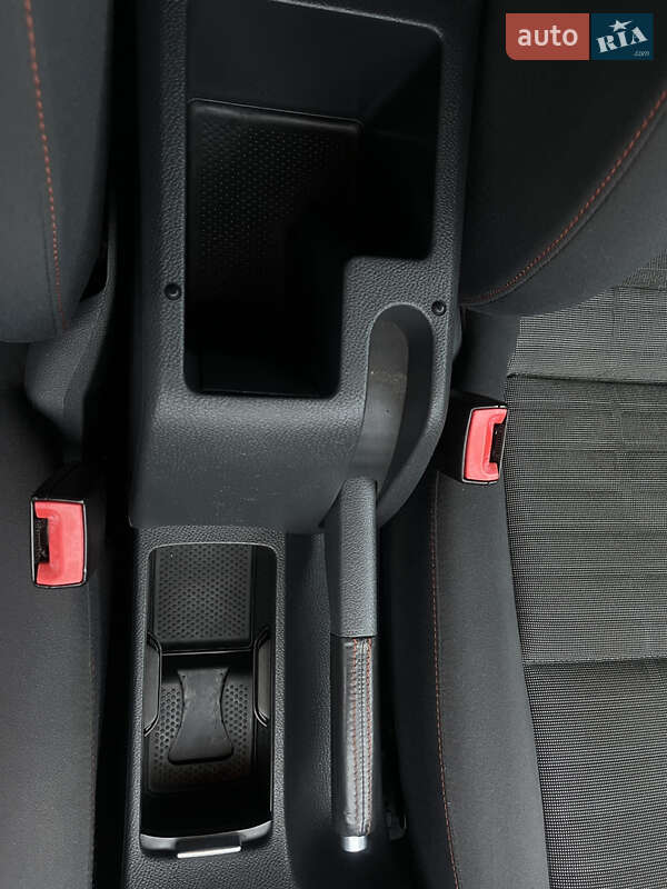 Хетчбек Volkswagen Golf 2007 в Черкасах