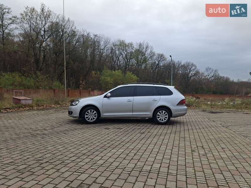 Универсал Volkswagen Golf 2010 в Тлумаче