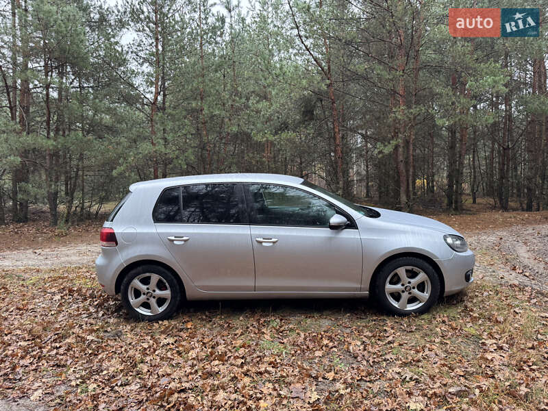 Хетчбек Volkswagen Golf 2009 в Рівному