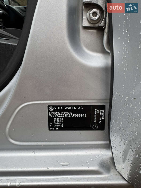 Хетчбек Volkswagen Golf 2009 в Рівному