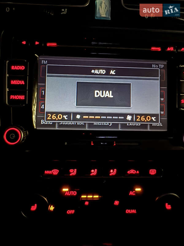 Хетчбек Volkswagen Golf 2009 в Рівному