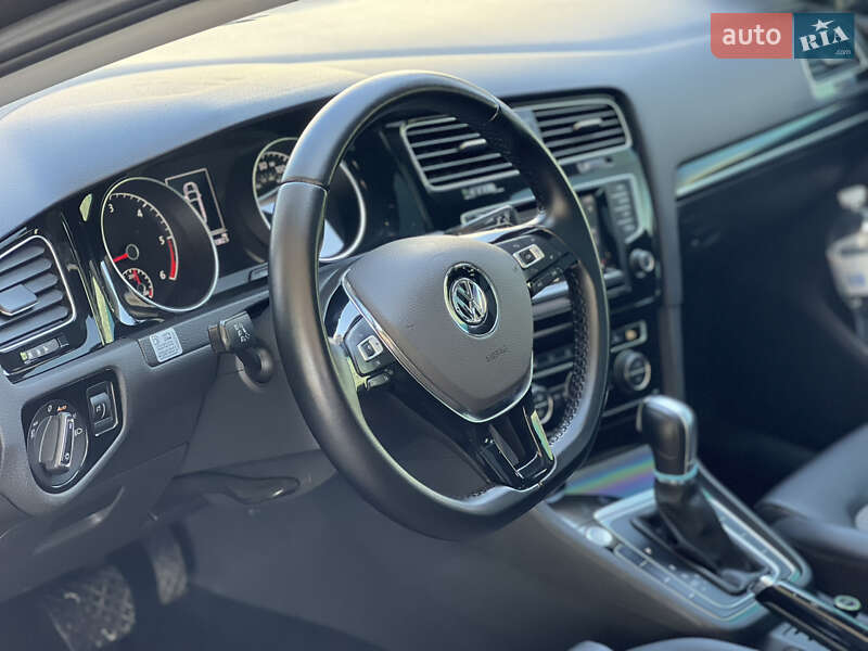 Универсал Volkswagen Golf 2015 в Запорожье