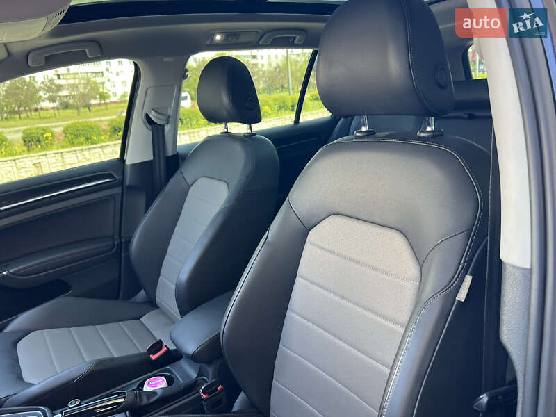 Универсал Volkswagen Golf 2015 в Запорожье