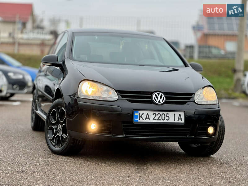 Хэтчбек Volkswagen Golf 2006 в Киеве