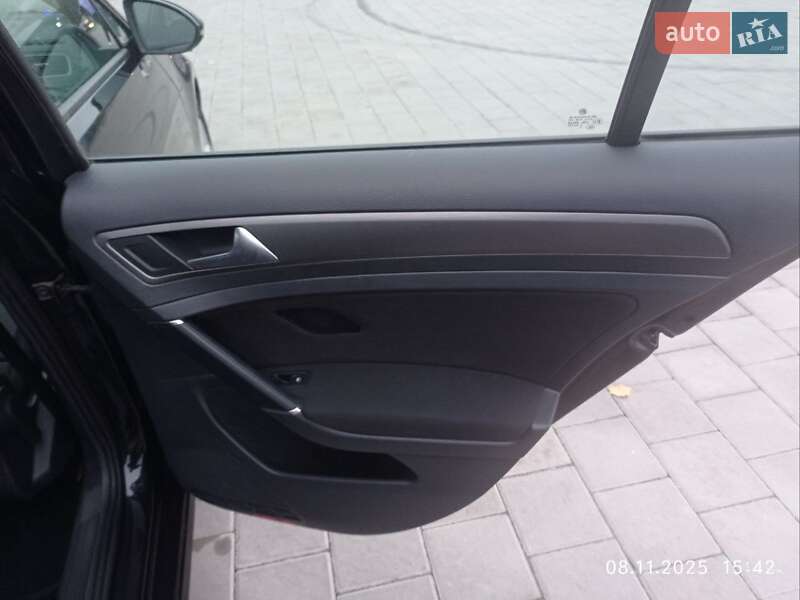 Универсал Volkswagen Golf 2013 в Черкассах